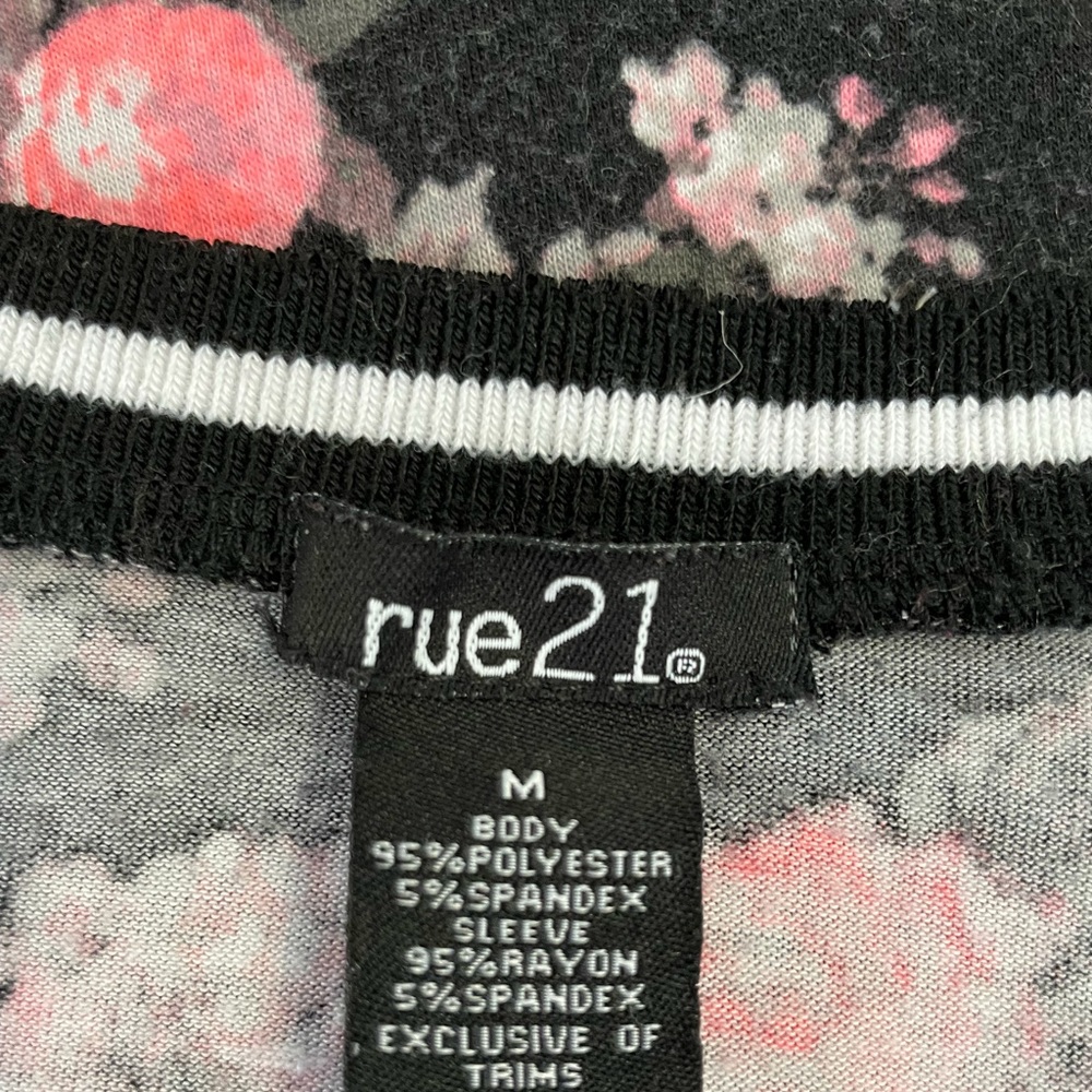 Pretty Black and Pink floral print top. - Picture 2 of 2